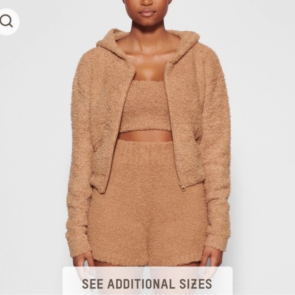 NWT SKIMS Sherpa fleece cropped hoodie